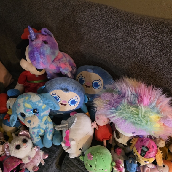 Colorful Plush Toy Collection - Picture 6 of 9